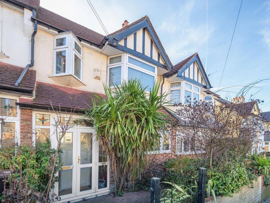 3 bed terraced house for sale in Beauchamp Road, London SE19, £475,000
