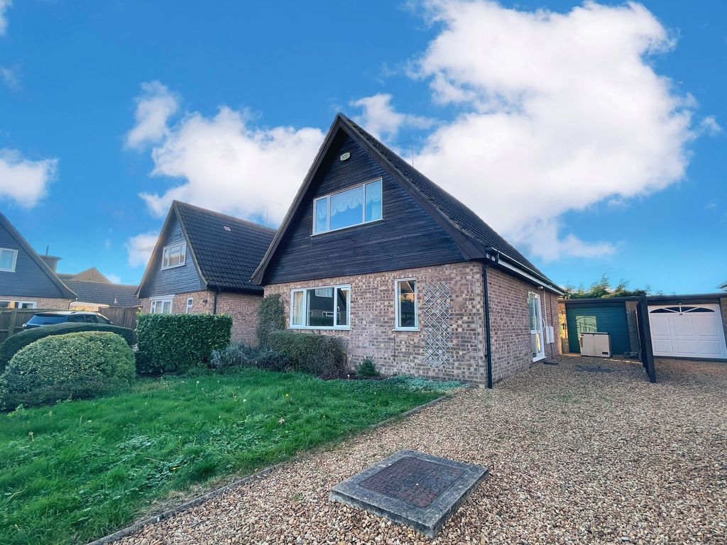 3 bed detached house for sale in Walnut Close, Newborough, Peterborough