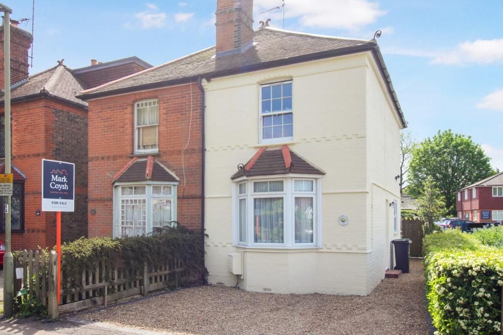 2 bed property for sale in Lower Road, Great Bookham, Leatherhead KT23
