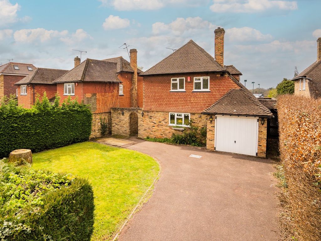 3 bed detached house for sale in Mayflower Way, Farnham Common SL2 Zoopla