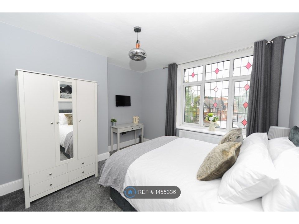 Room to rent in The Crafty Dog 261 Chatsworth Road, Chesterfield S40