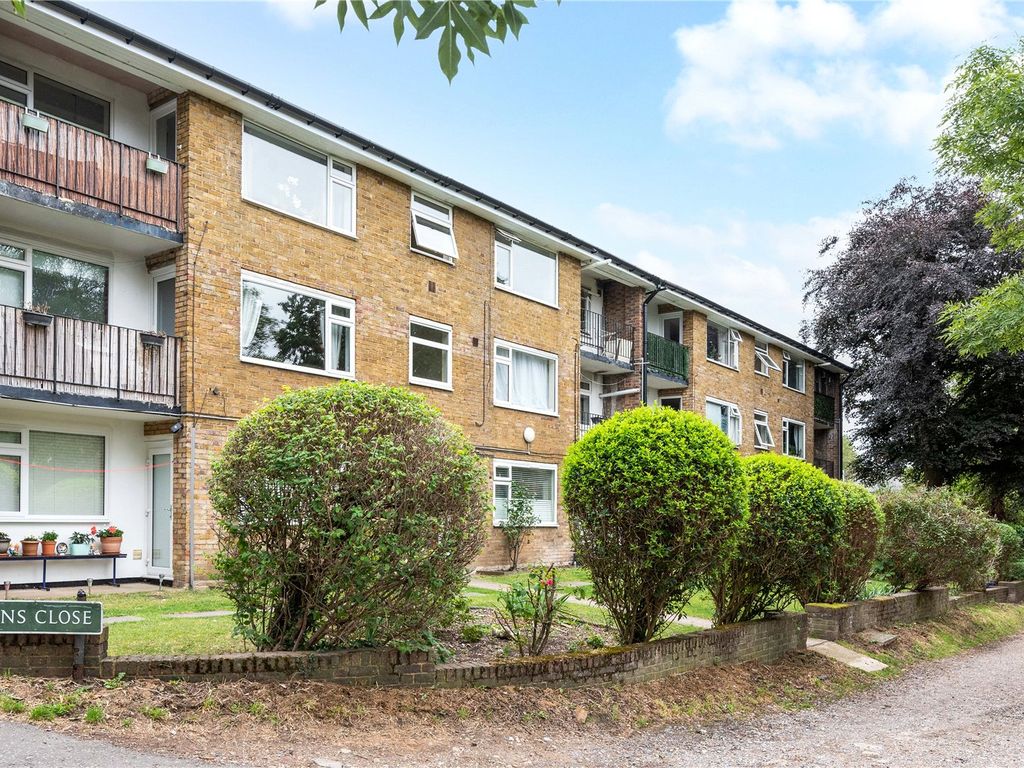 2 bed flat for sale in Stevens Close, Beckenham BR3, £225,000 Zoopla