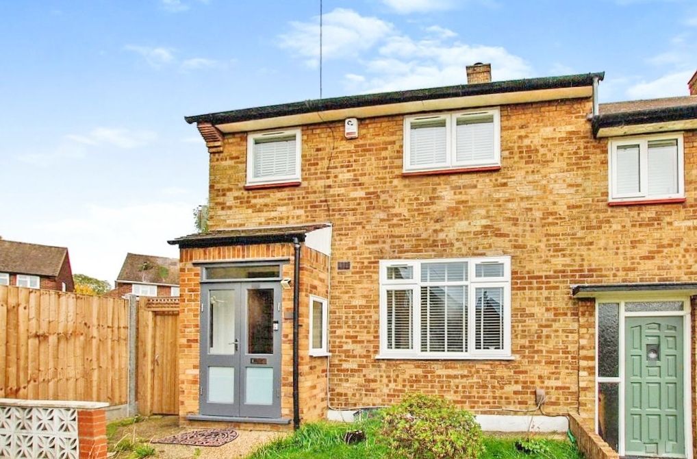 3 bed end terrace house for sale in Sedgefield Close, Romford RM3 Zoopla