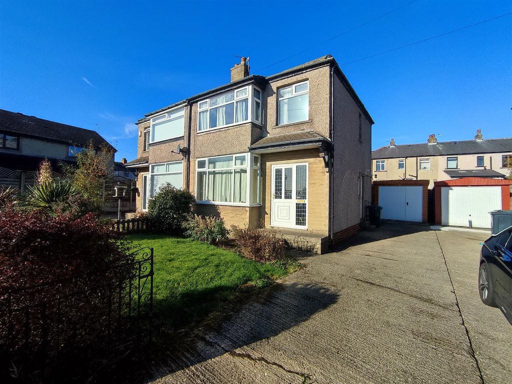 3 bed semidetached house for sale in Fairway, Wibsey, Bradford BD7