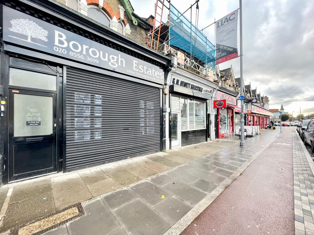 1 bed flat to rent in Lea Bridge Road, London E10, £1,400 pcm Zoopla