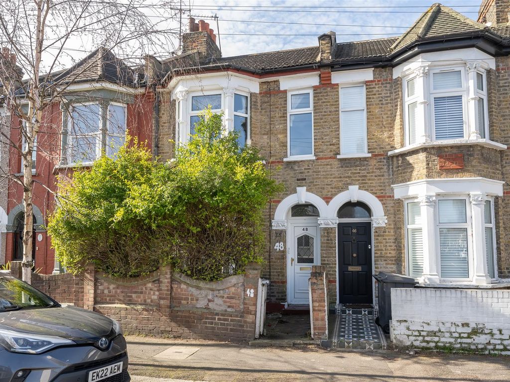 2 bed terraced house for sale in Wellington Road, London E17, £600,000