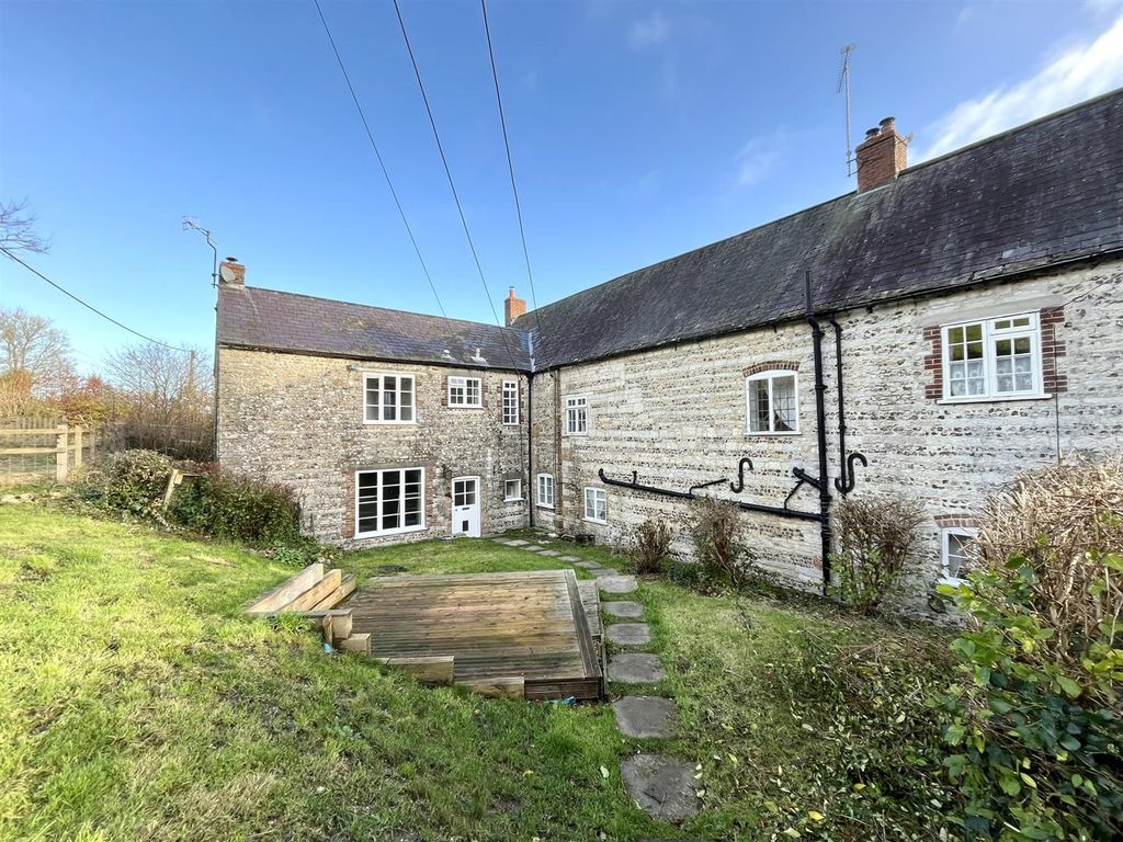 3 bed semidetached house to rent in Compton Valence, Dorchester