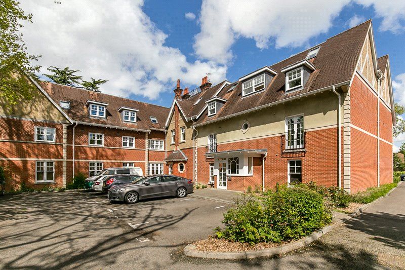 1 bed flat for sale in Massetts Road, Horley, Surrey RH6 Zoopla