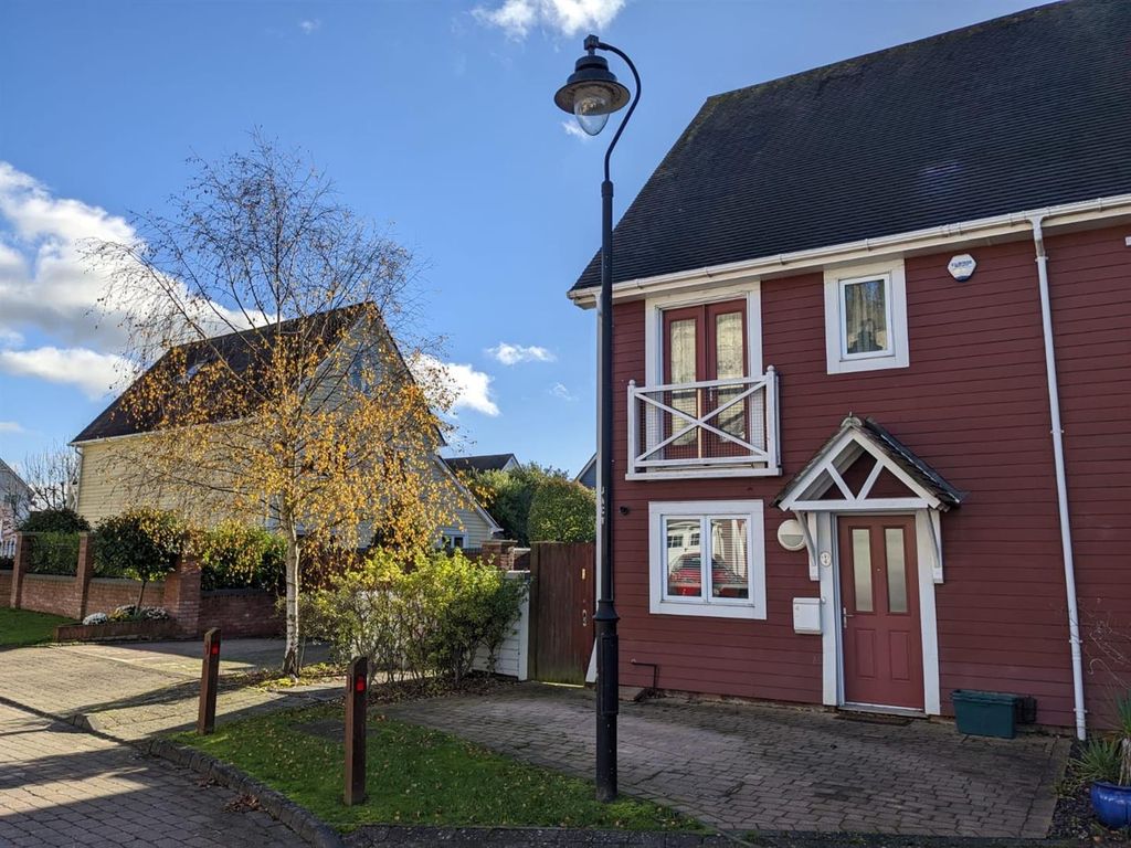 3 bed semidetached house for sale in Alisander Close, Snodland ME6