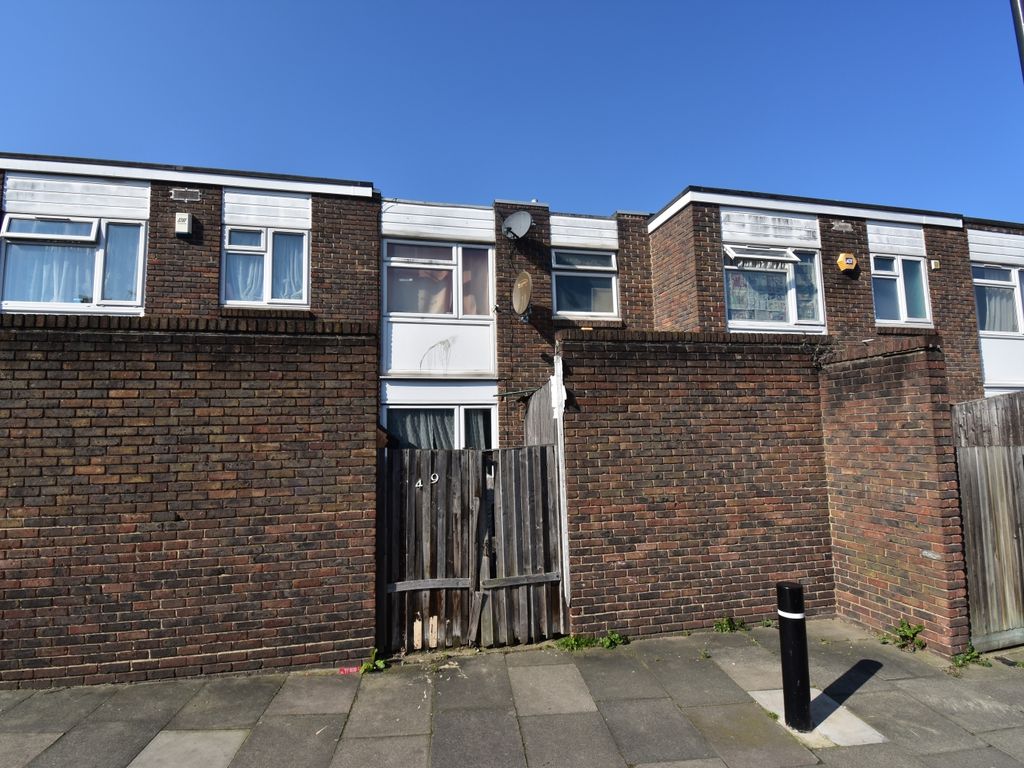 3 bed terraced house for sale in Barth Road, London SE18 Zoopla