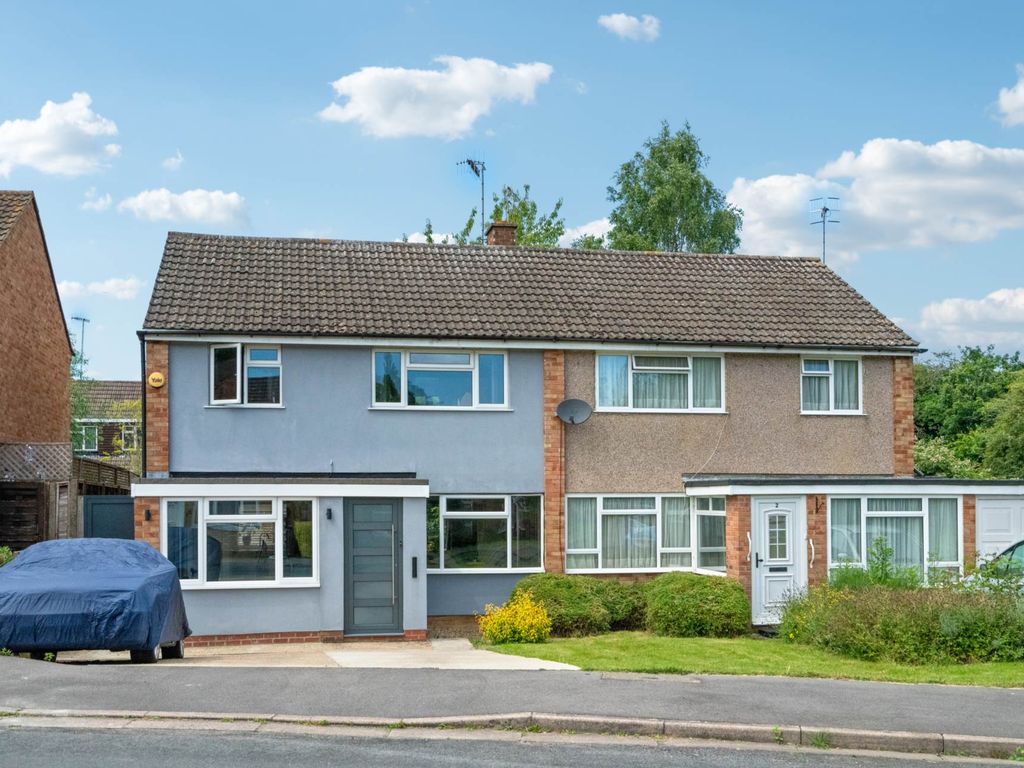 3 bed semidetached house for sale in Homefield Road, Bushey WD23, £