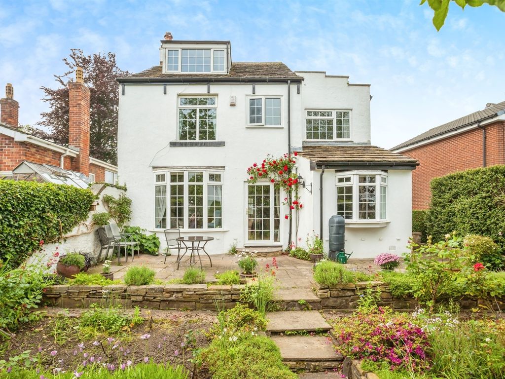 4 bed detached house for sale in Sunny Bank Road, Mirfield WF14, £