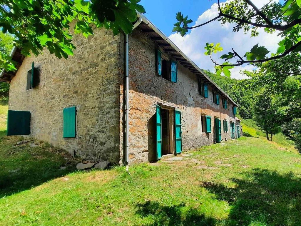 7 bed château for sale in 55033 Castiglione di Garfagnana, Province Of