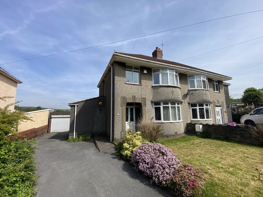3 bed semidetached house for sale in Heol Las, Birchgrove, Swansea