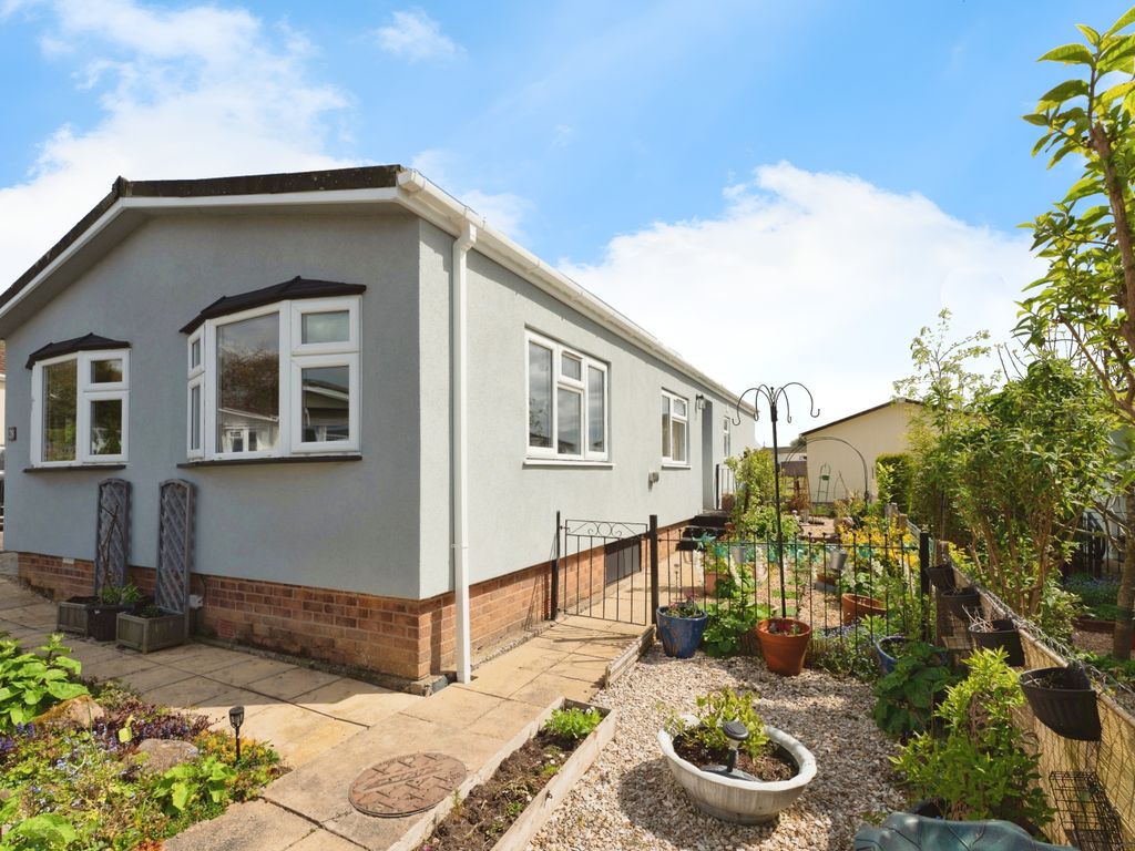 2 bed mobile/park home for sale in The Dell, Caerwnon Park, Builth