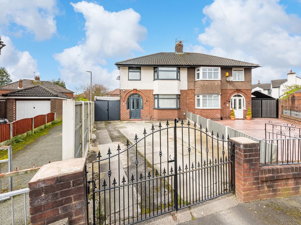 3 bed semidetached house for sale in Broom Close, Prescot, Merseyside