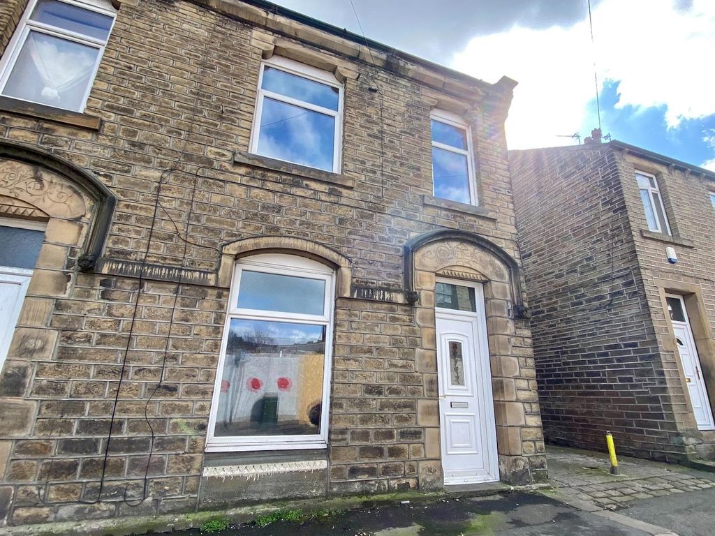 3 bed terraced house for sale in Street, Milnsbridge