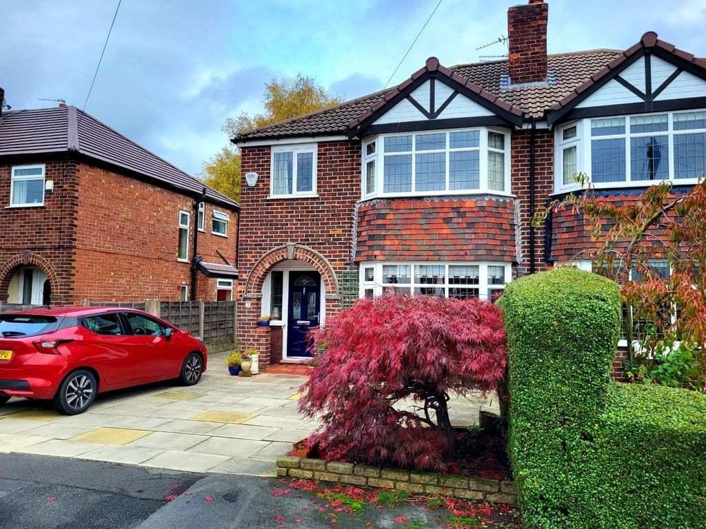 3 bed semidetached house for sale in Windermere Avenue, Sale M33 Zoopla