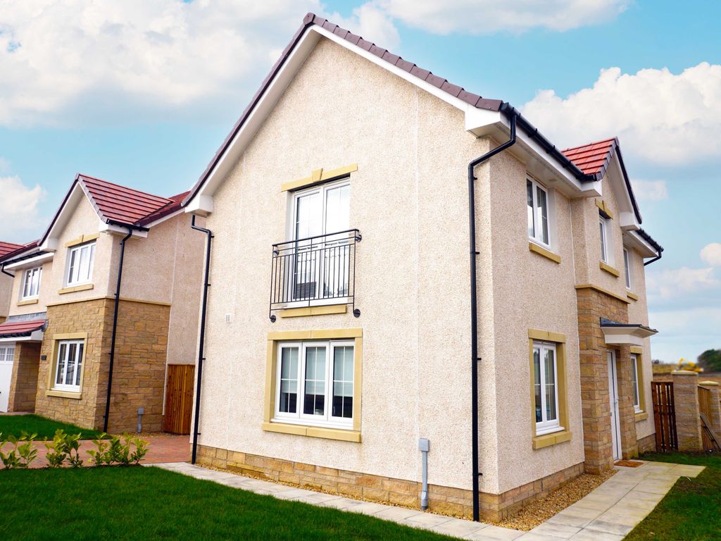 4 bed detached house for sale in Barrow Drive, Newlandsmuir, East