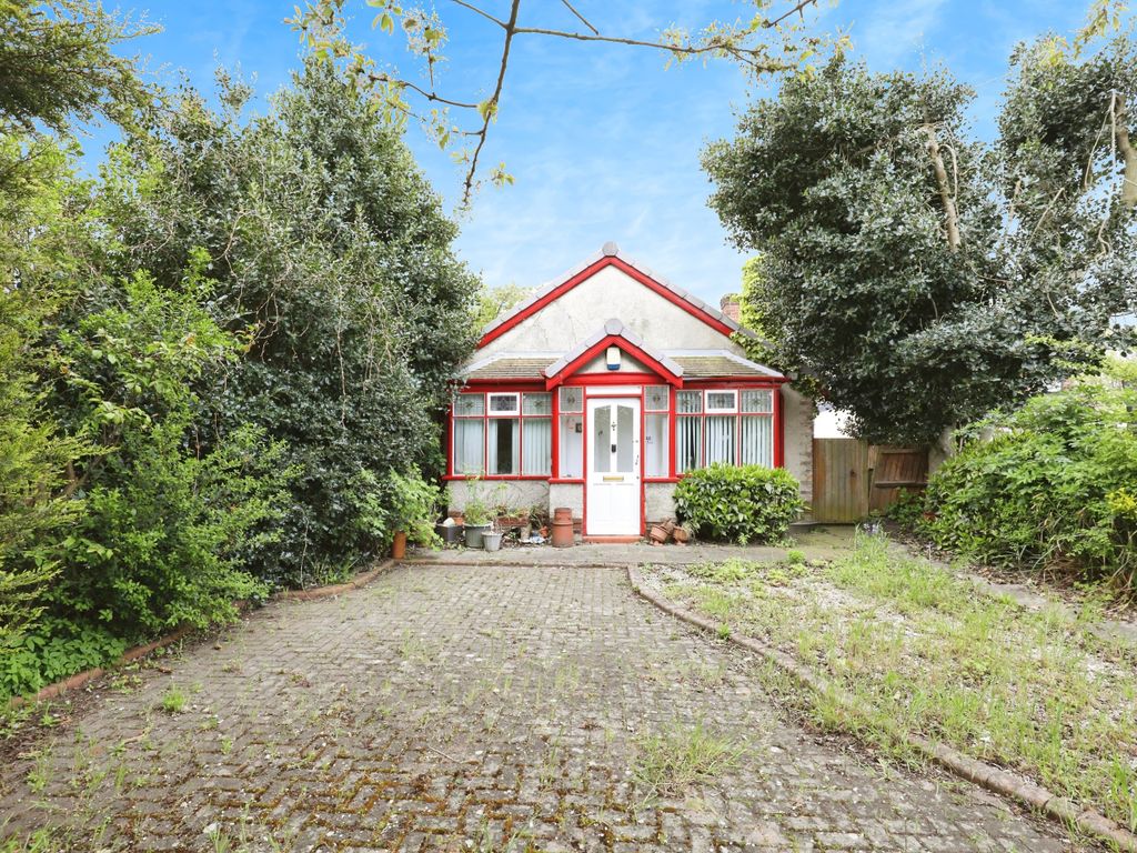 3 bed detached bungalow for sale in Altcar Road, Liverpool L37, £