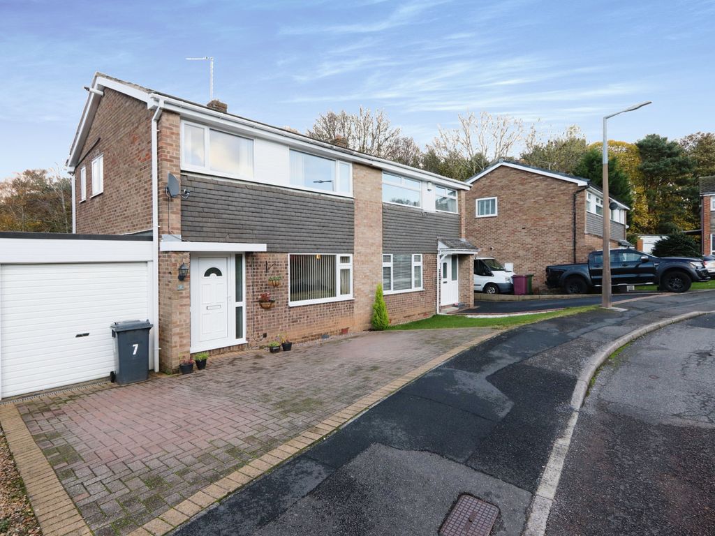 3 bed semidetached house for sale in Rubens Close, Dronfield S18 Zoopla