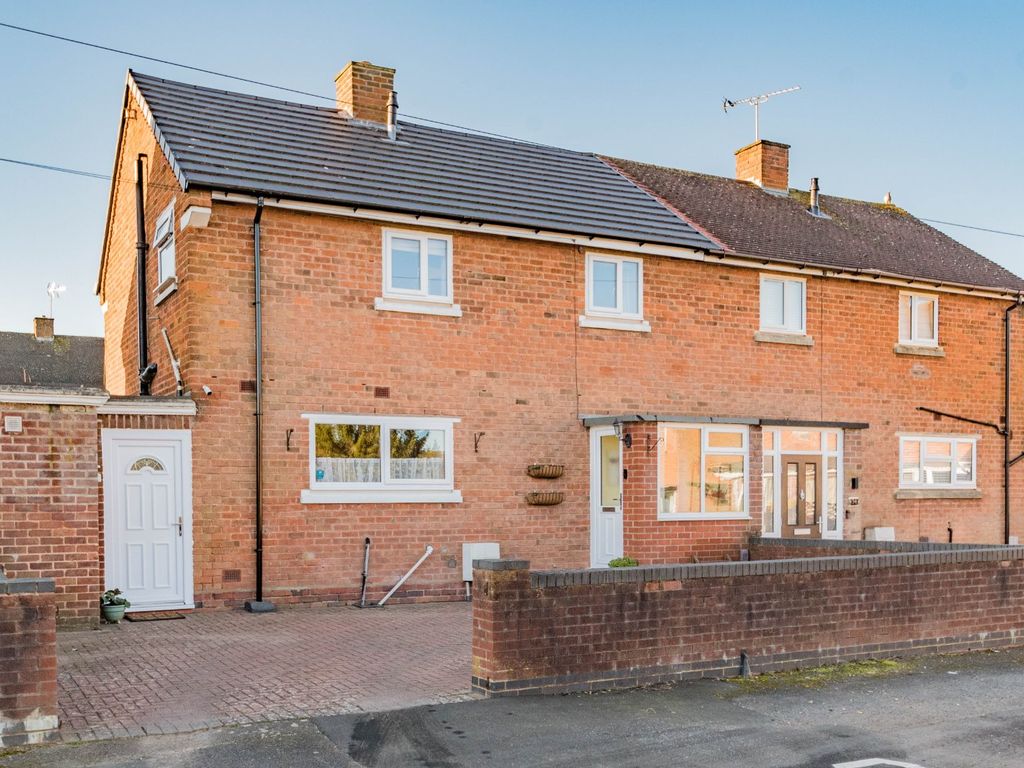 3 bed semidetached house for sale in Foxlydiate Crescent, Batchley