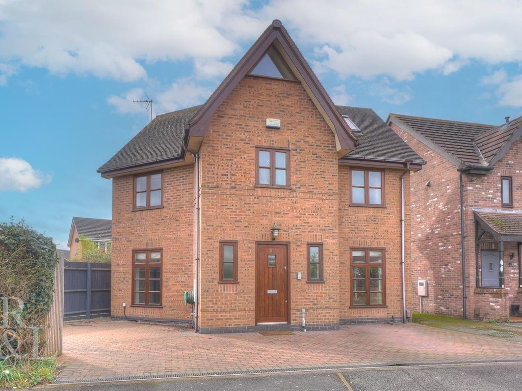 3 bed detached house for sale in Bampton Court, Gamston, Nottingham NG2
