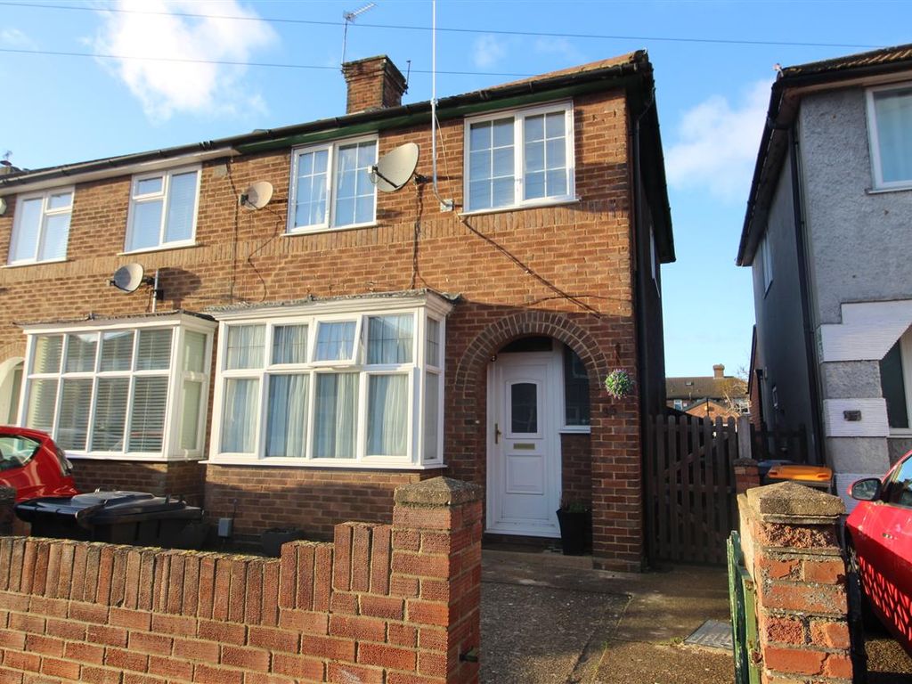 Cedar Road, Bedford MK42  