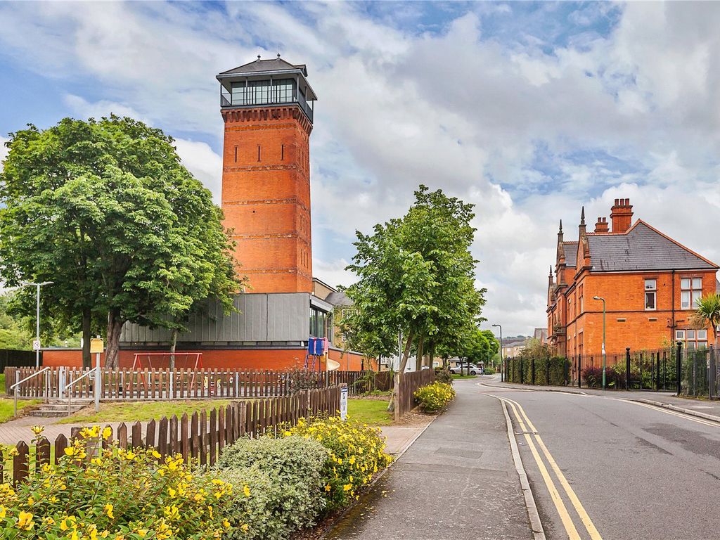 5 bed detached house for sale in Edith Cavell Way, London SE18, £