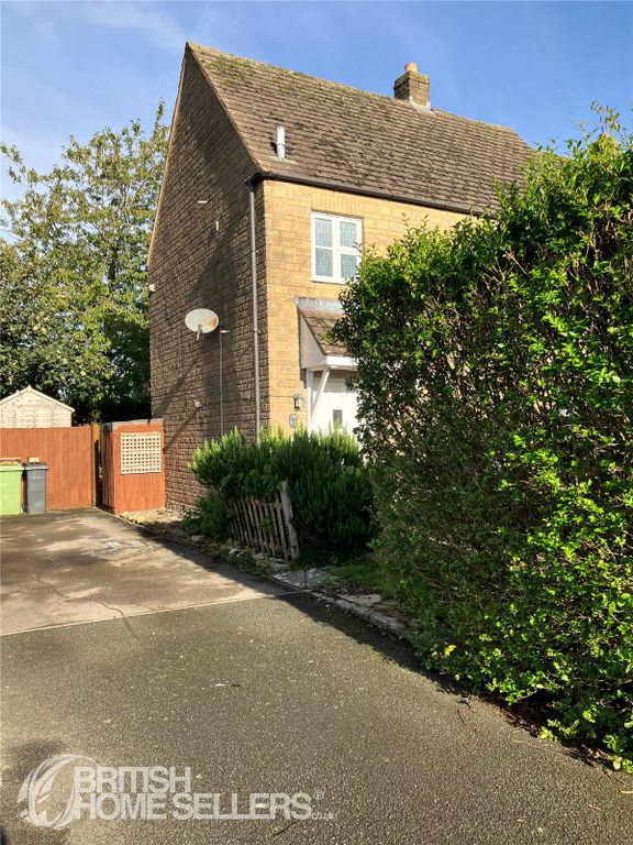 3 bed semidetached house for sale in Woodland View, Woodmancote