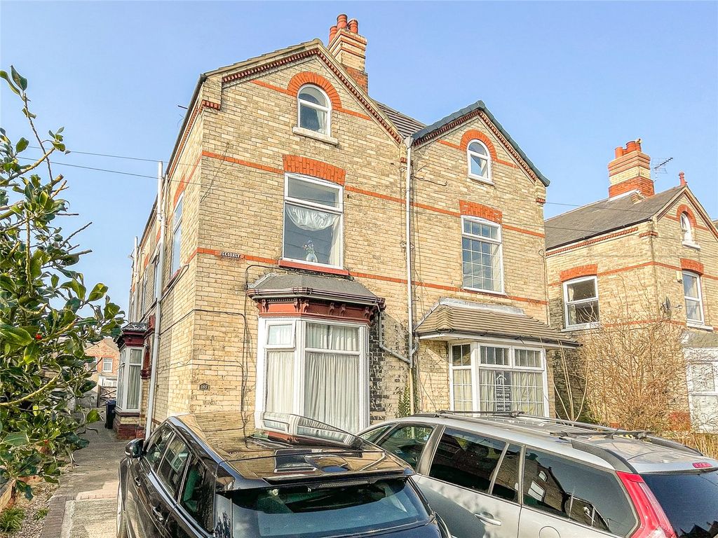 7 bed semidetached house for sale in Welholme Road, Grimsby DN32 Zoopla