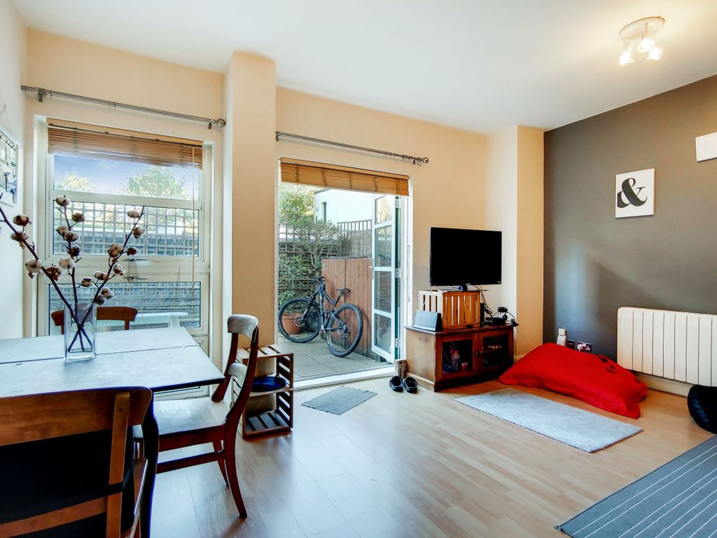2 bed flat for sale in Rivers House, Aitman Drive, Kew Bridge Road, Brentford TW8 Zoopla