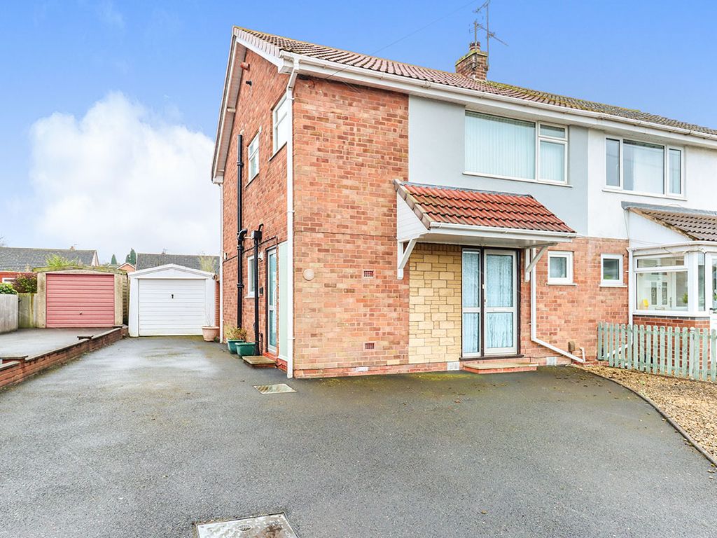 3 bed semidetached house for sale in Springfield Road, Trench, Telford