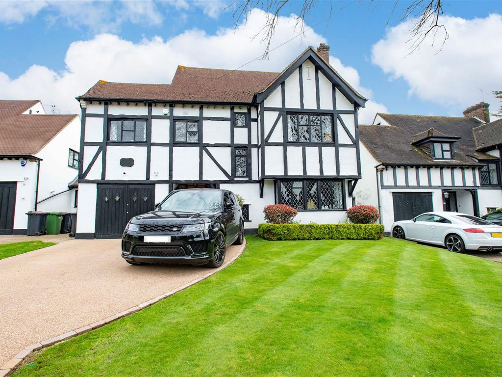 5 bed detached house for sale in The Covert, Petts Wood East, Kent BR6