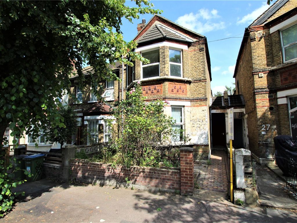 4 bed end terrace house for sale in Griffin Road, Plumstead, London