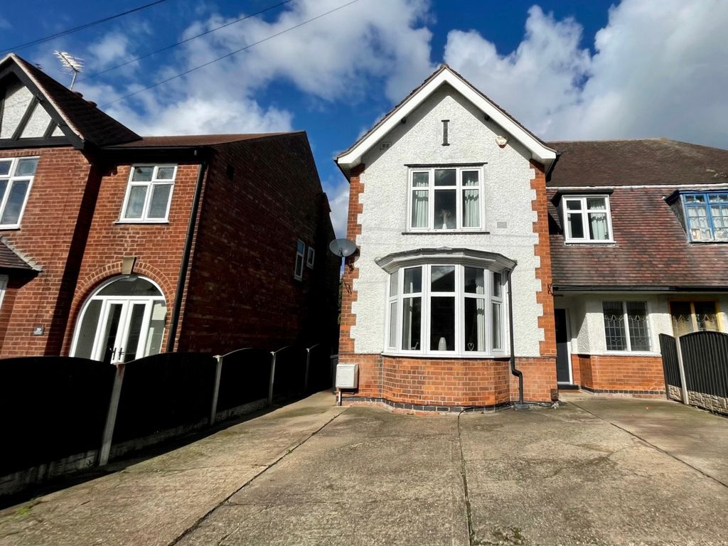 4 bed semidetached house for sale in Brooklands Drive, Gedling