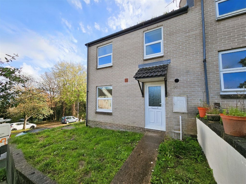 3 bed end terrace house for sale in Babis Farm Close, Saltash PL12, £