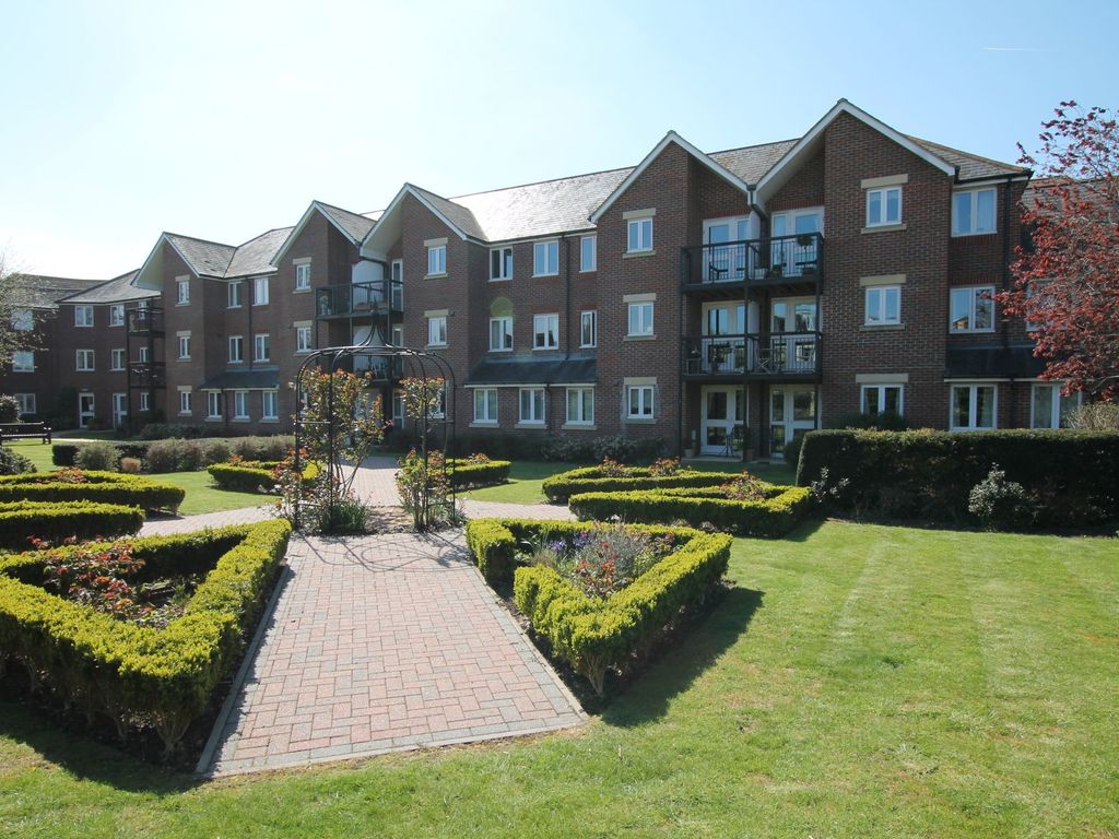1 bed property for sale in Southdown Road, ShorehamBySea BN43 Zoopla