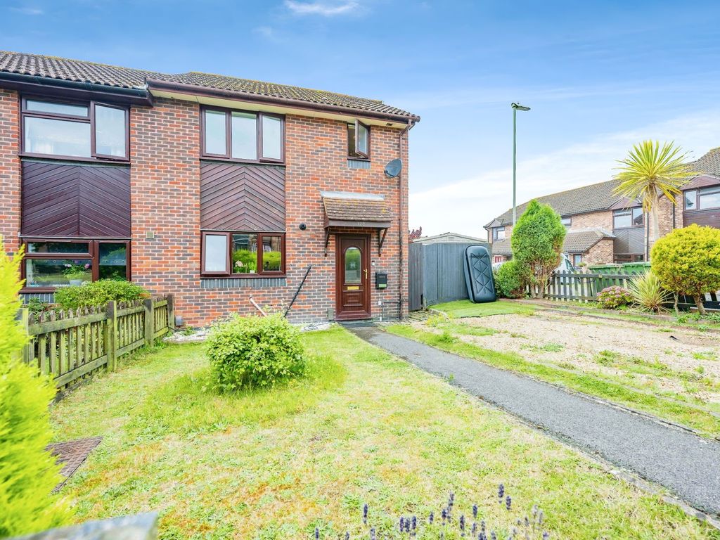 3 bed semidetached house for sale in New Road, Netley Abbey
