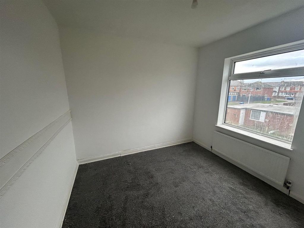 2 bed terraced house to rent in Richmond Road, Hessle HU13, £750 pcm