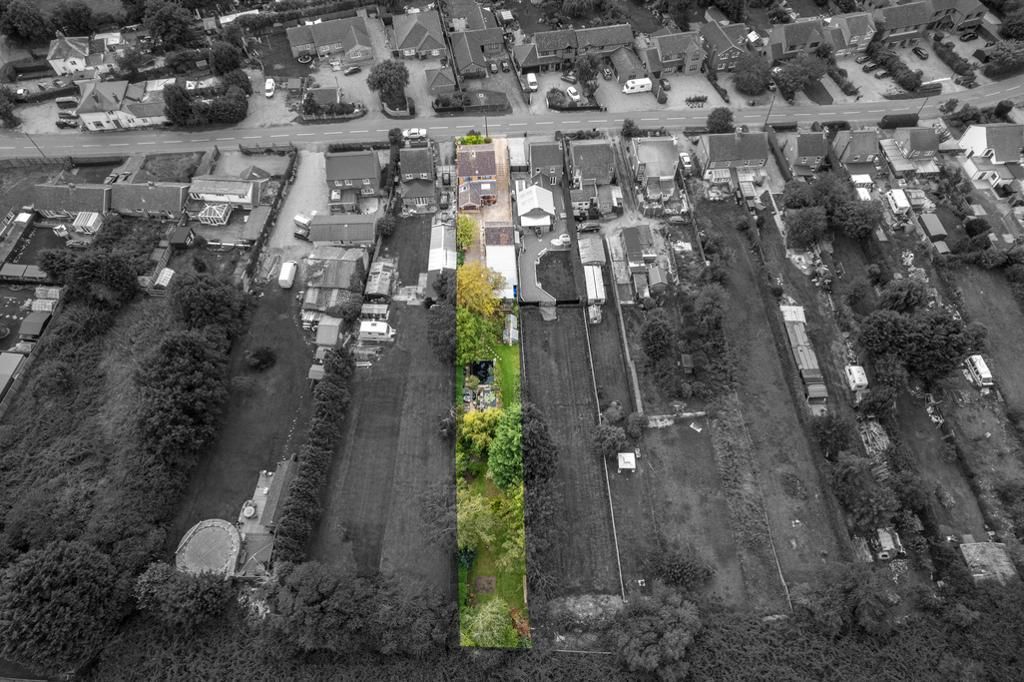 4 bed detached house for sale in Sandbank, Wisbech St Mary, Wisbech