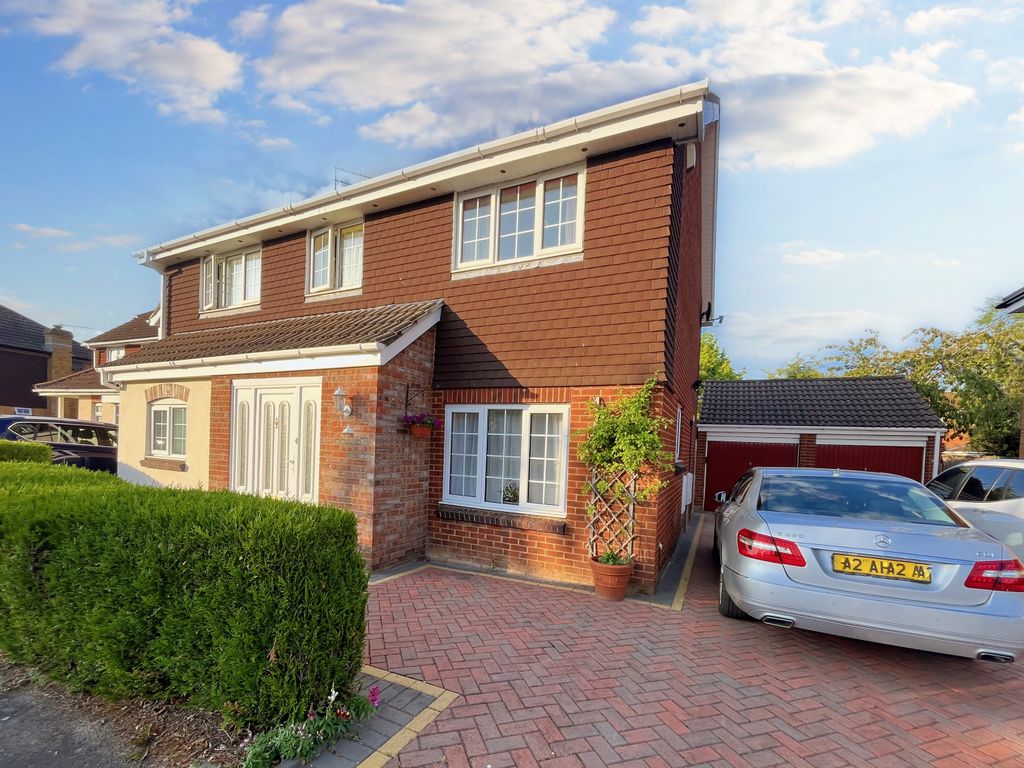 Studio to rent in Lowbrook Drive, Maidenhead SL6 Zoopla