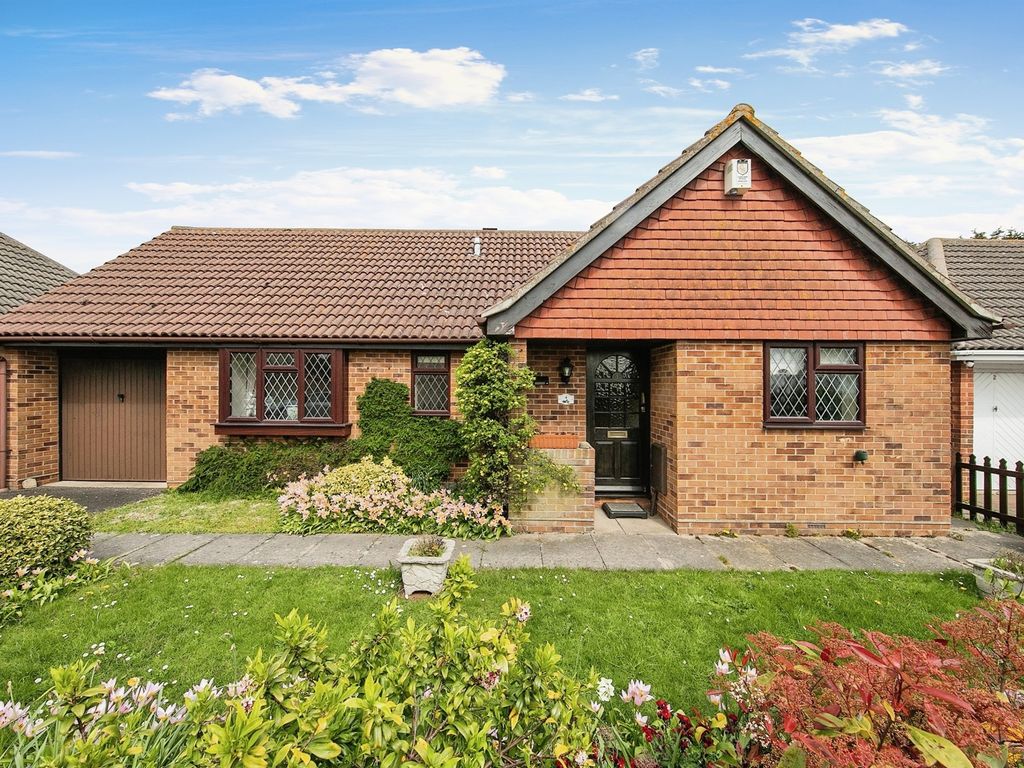 3 bed detached bungalow for sale in Hankin Avenue, Dovercourt, Harwich