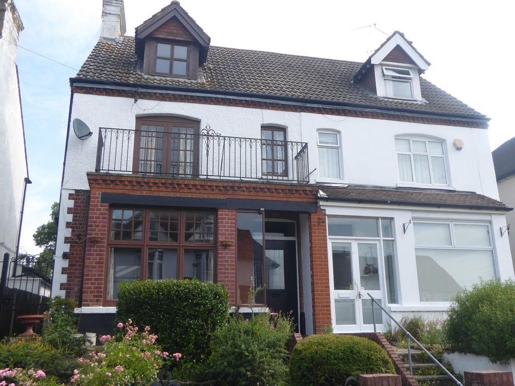 4 bed semidetached house for sale in Beechcroft Road, Bushey, Bushey