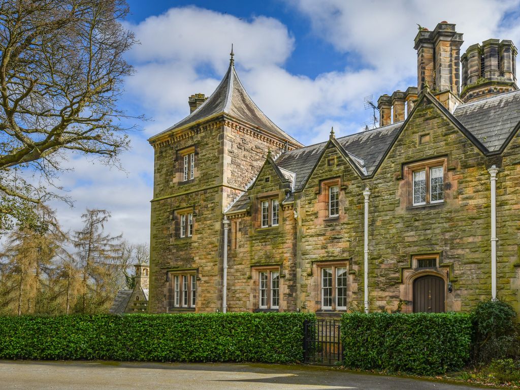 4 bed semidetached house for sale in Kingston Hall, Gotham Road