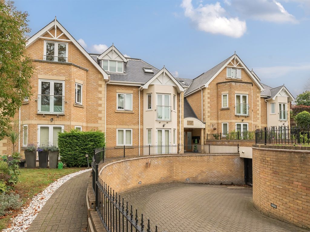 2 bed flat for sale in Slades Hill, Enfield EN2, £525,000 Zoopla