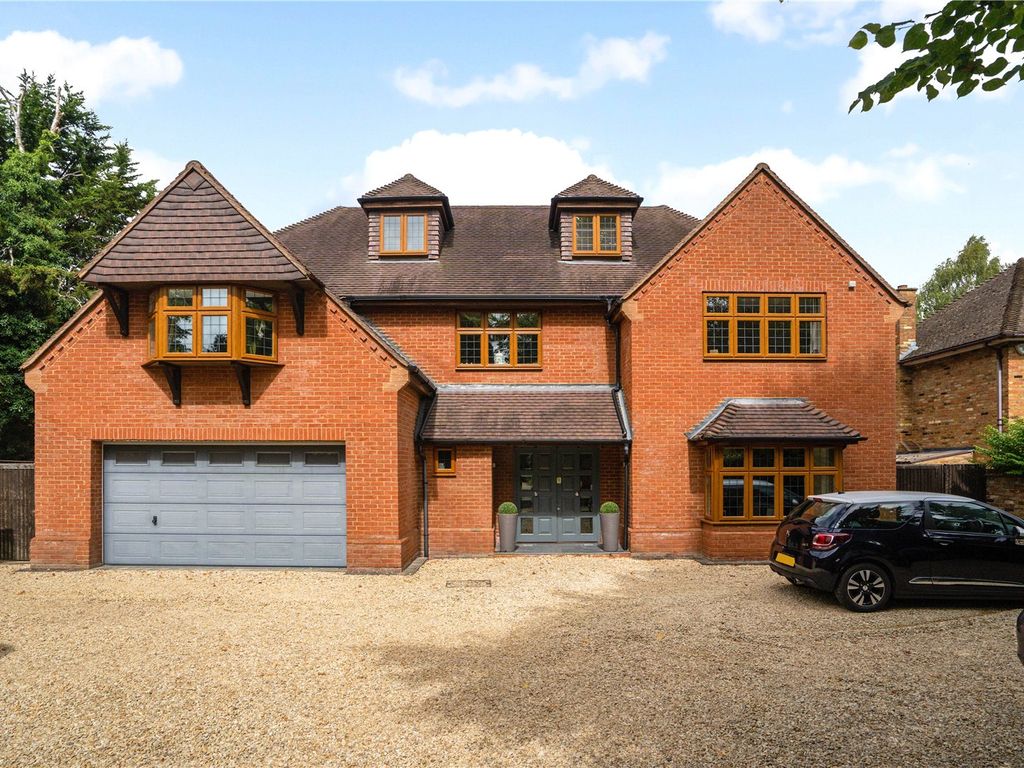 6 bed detached house for sale in Curzon Avenue, Beaconsfield
