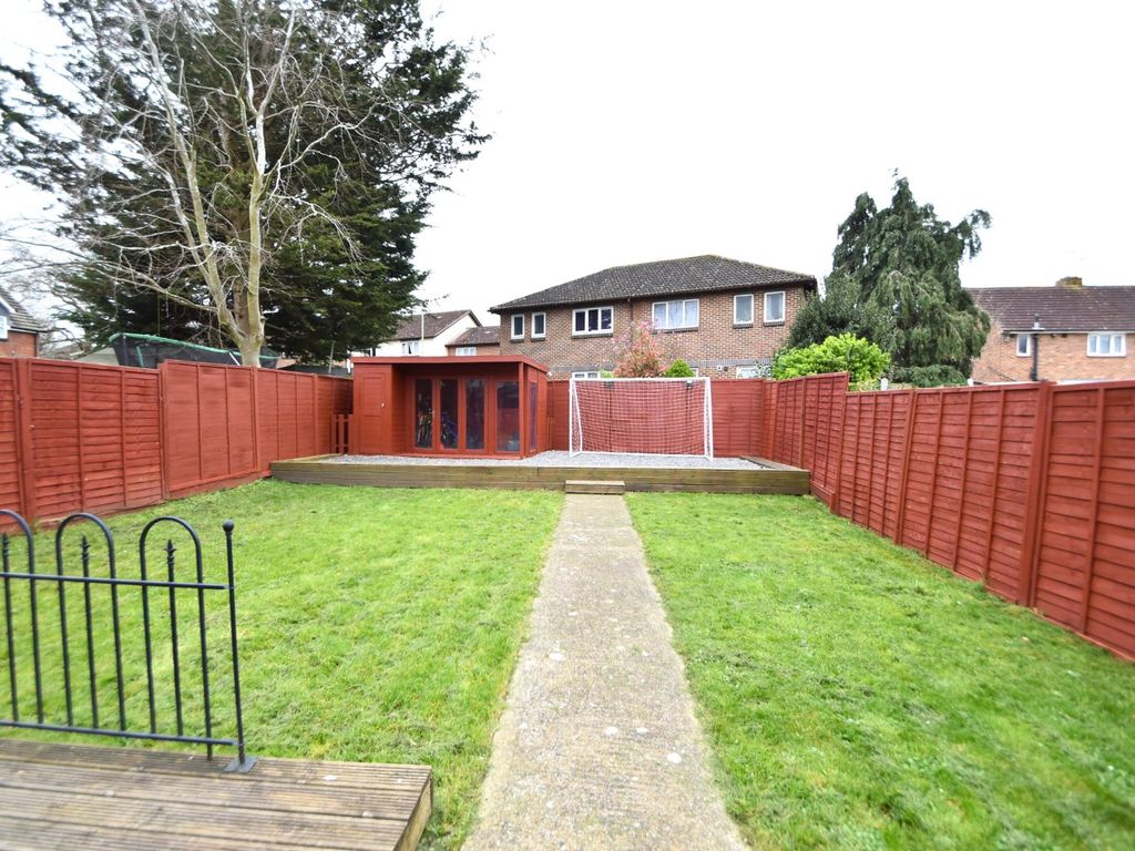 3 bed end terrace house for sale in 110 Barncroft Way, Havant PO9, £
