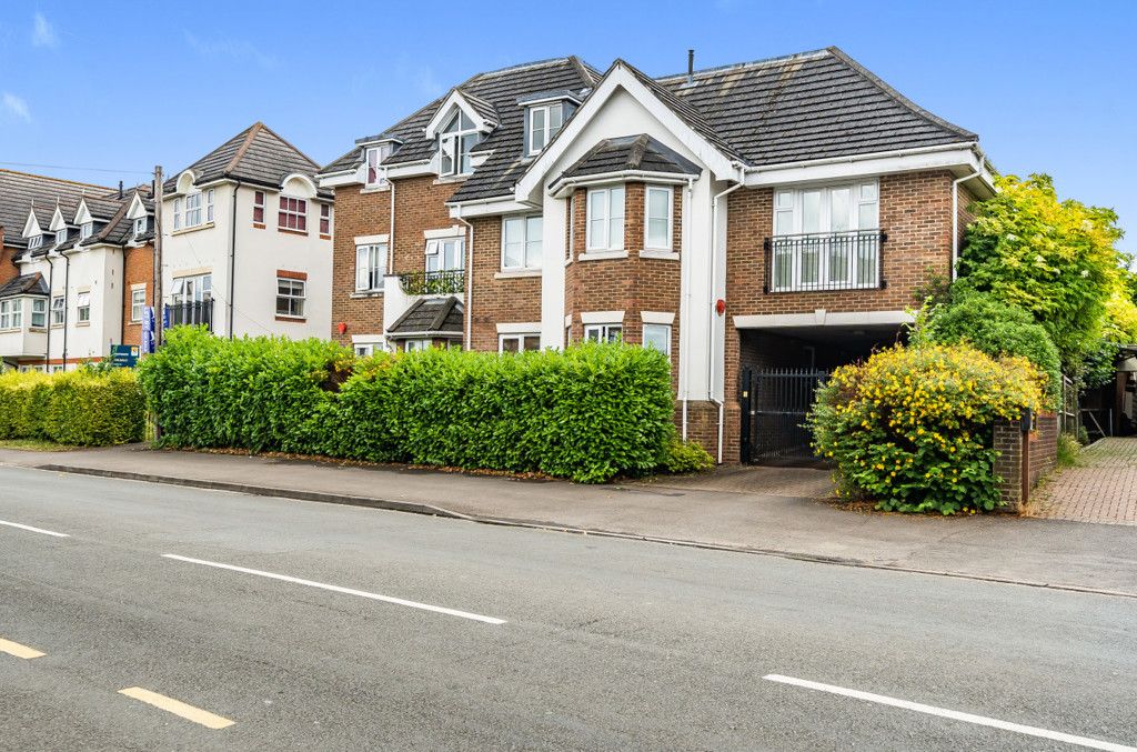 2 bed flat for sale in Vantage Court, 100 Goldsworth Road, Woking GU21