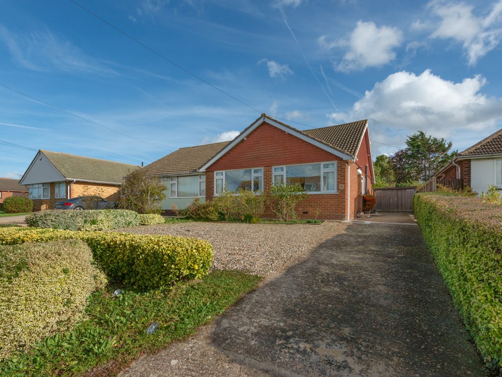 3 bed semidetached bungalow for sale in Faversham Road, Seasalter